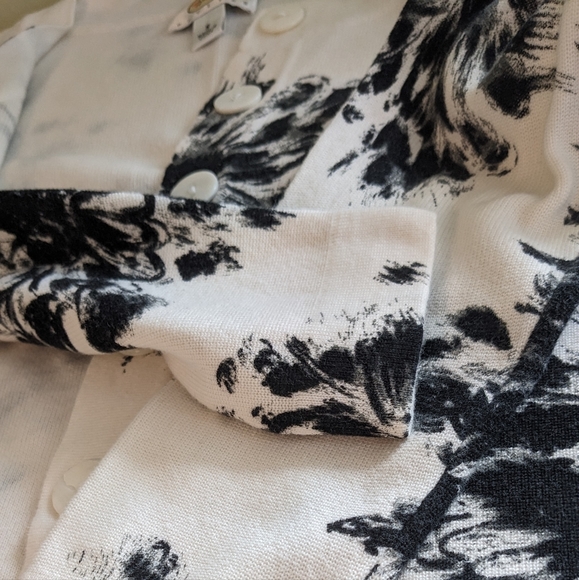 Talbots Petite Cardigan Black and White Floral Size SP - Picture 6 of 14